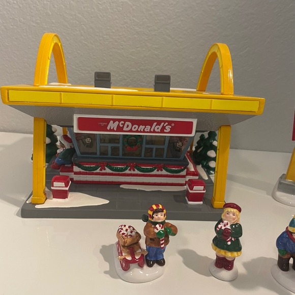 Department 56 McDonald's Holiday Village Display w/ Ronald McDonald Figures Sign - Picture 2 of 12